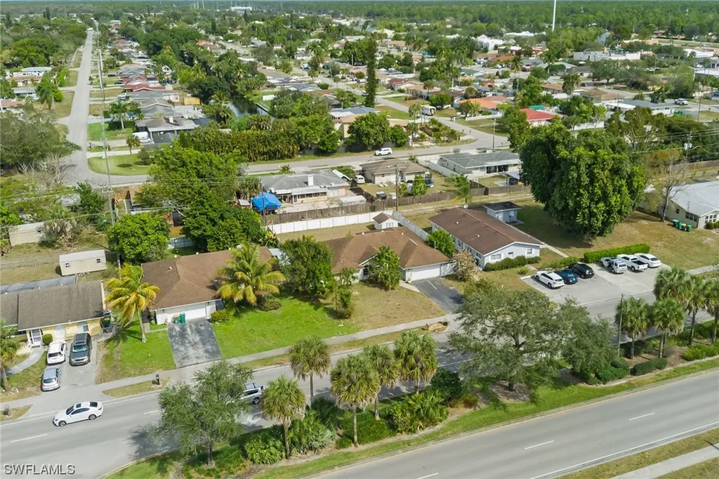 4173 Golden Gate Parkway Naples FL 34116
