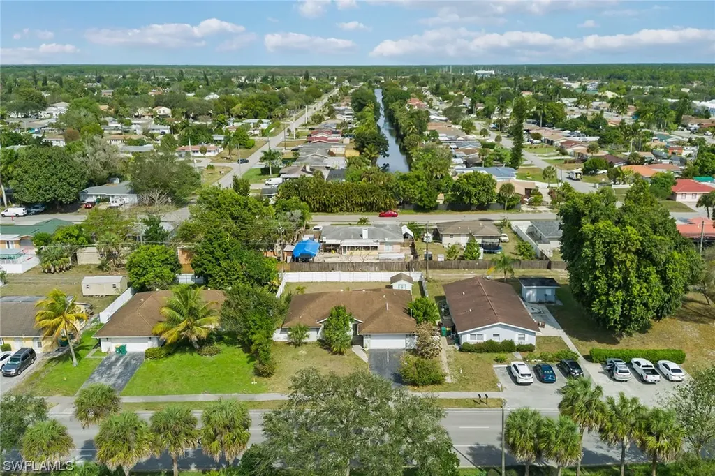 4173 Golden Gate Parkway Naples FL 34116