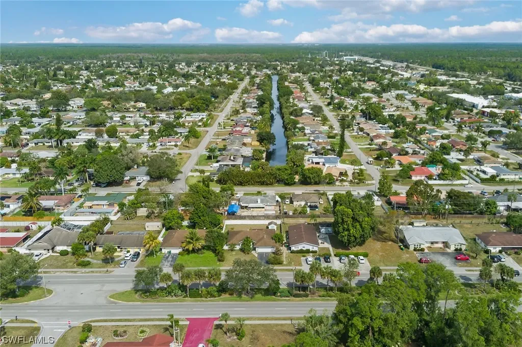 4173 Golden Gate Parkway Naples FL 34116