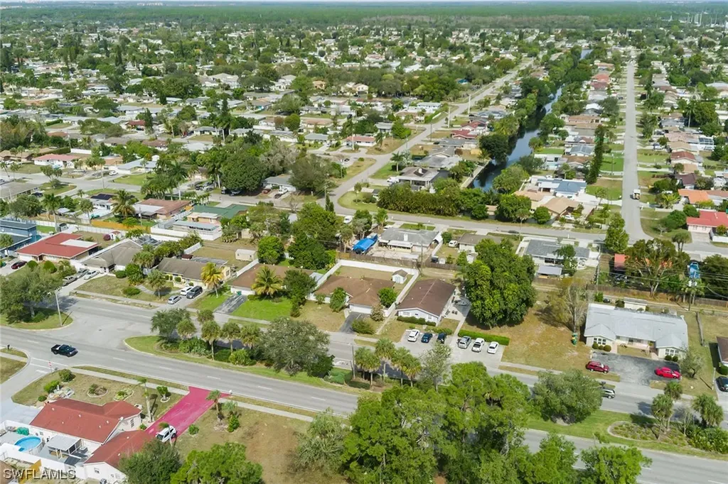 4173 Golden Gate Parkway Naples FL 34116
