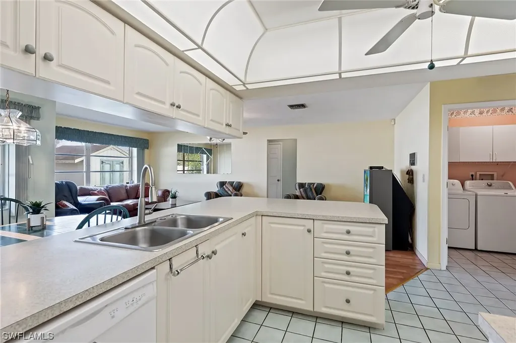 4173 Golden Gate Parkway Naples FL 34116