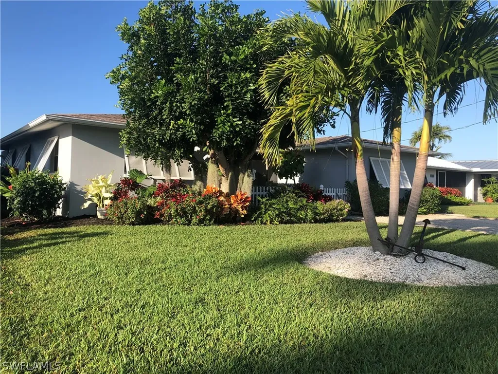 148 Tahiti Street Naples FL 34113