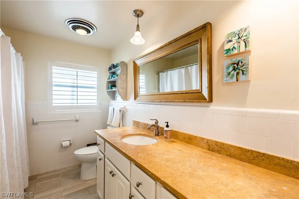 148 Tahiti Street Naples FL 34113