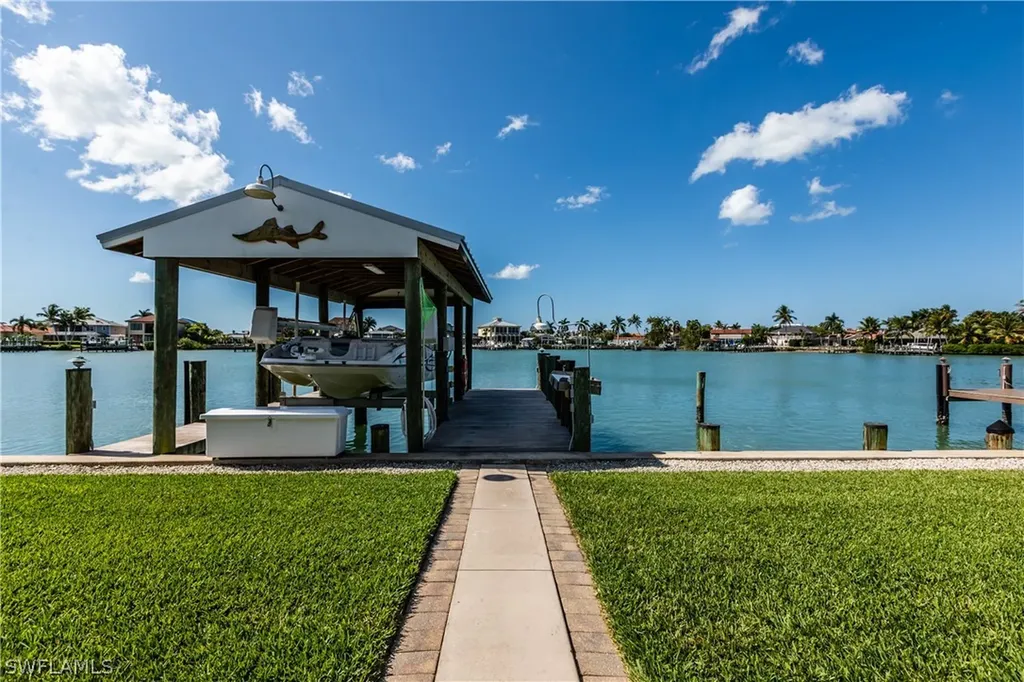 148 Tahiti Street Naples FL 34113