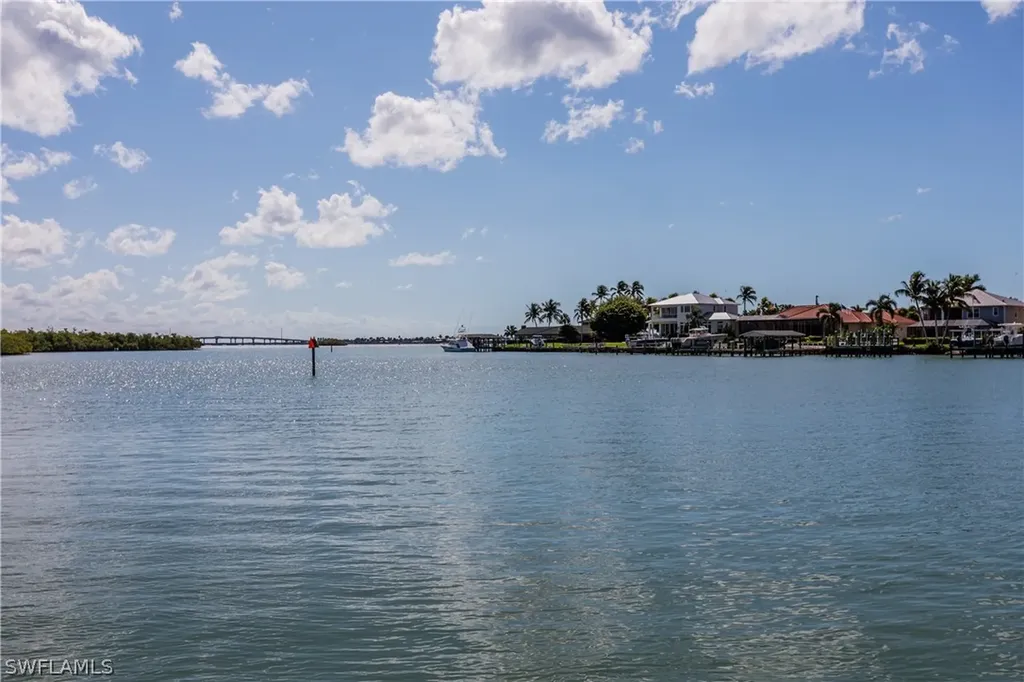 148 Tahiti Street Naples FL 34113
