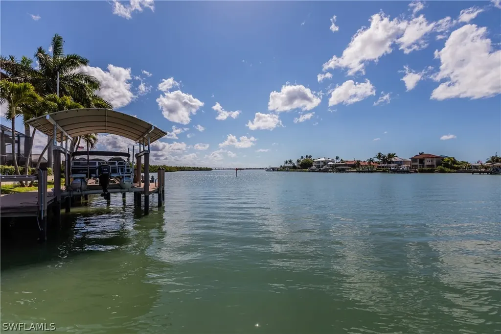 148 Tahiti Street Naples FL 34113