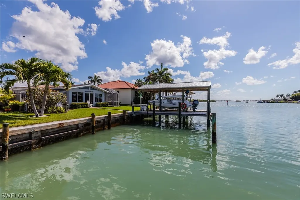 148 Tahiti Street Naples FL 34113