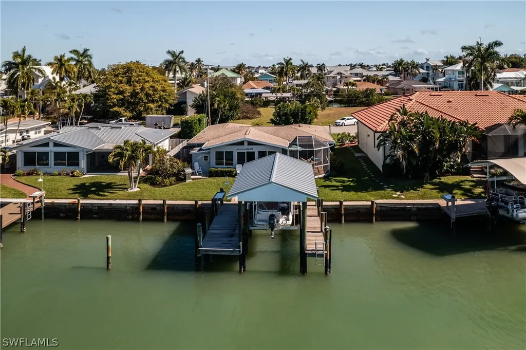 148 Tahiti Street Naples FL 34113