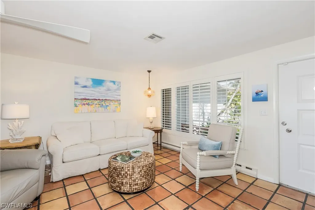 148 Tahiti Street Naples FL 34113
