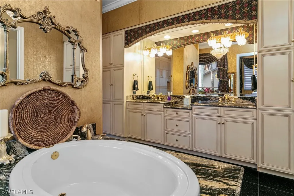 2703 SE 24th Court Cape Coral FL 33904