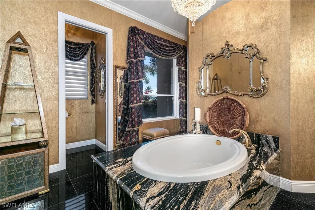 2703 SE 24th Court Cape Coral FL 33904