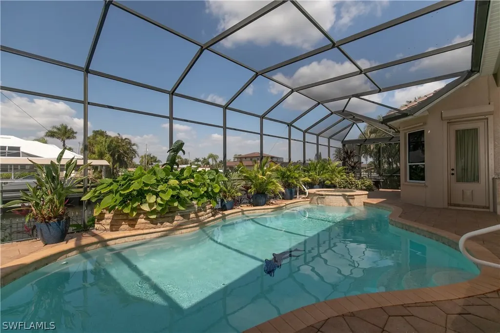 2703 SE 24th Court Cape Coral FL 33904
