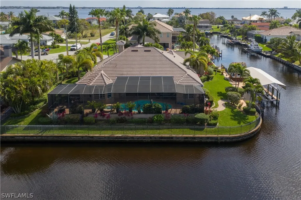 2703 SE 24th Court Cape Coral FL 33904