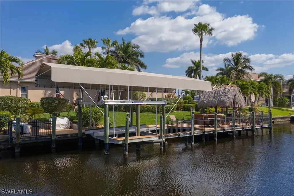 2703 SE 24th Court Cape Coral FL 33904
