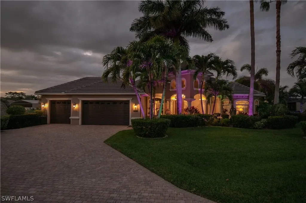 2703 SE 24th Court Cape Coral FL 33904