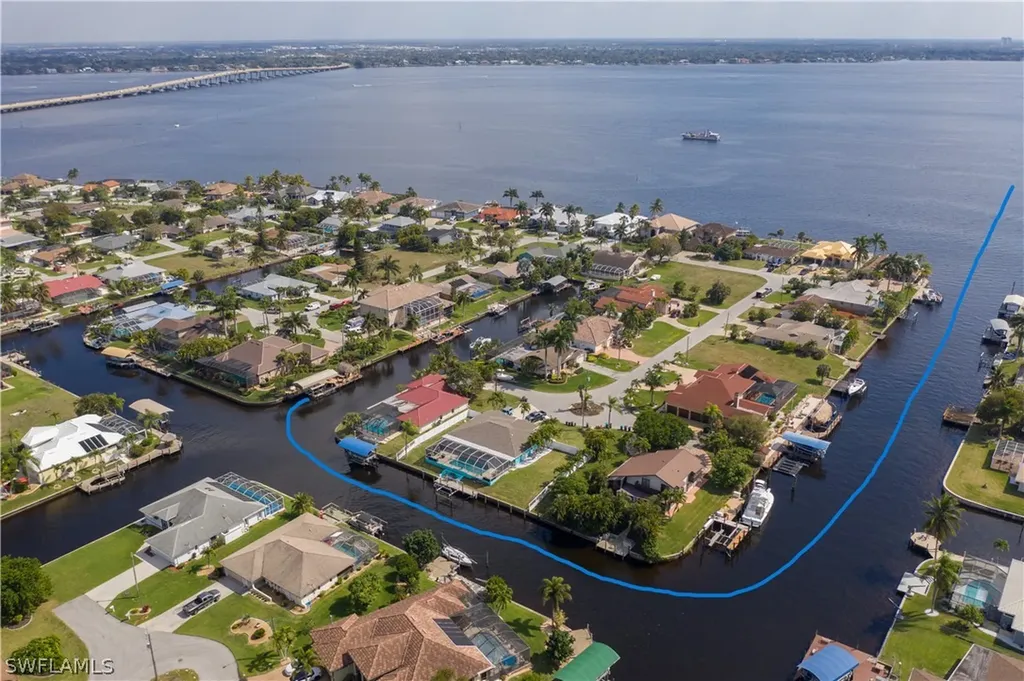 2703 SE 24th Court Cape Coral FL 33904