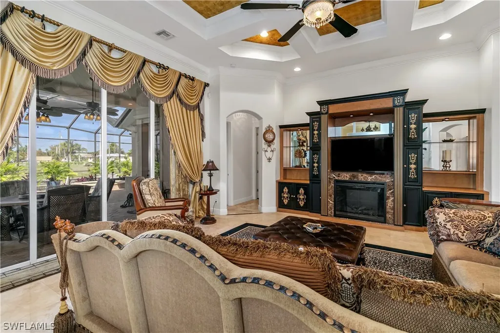 2703 SE 24th Court Cape Coral FL 33904