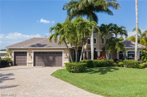 2703 SE 24th Court Cape Coral FL 33904