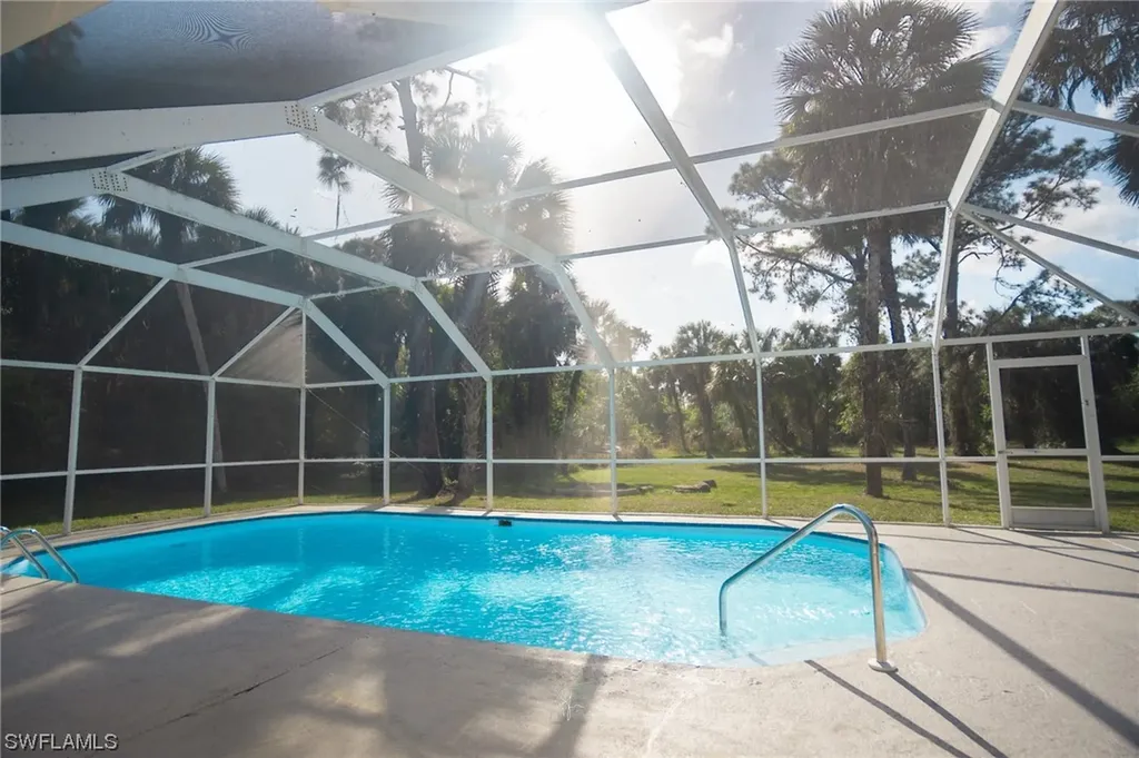 441 4th Street NE Naples FL 34120