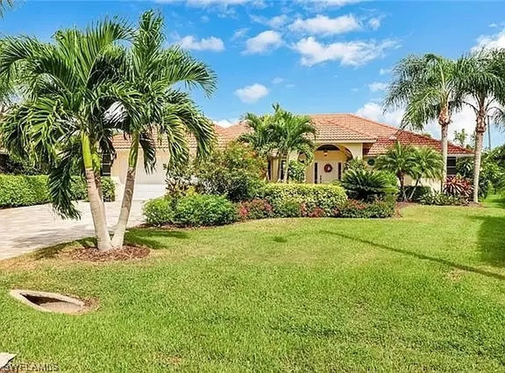 1020 Moon Lake Drive Naples FL 34104