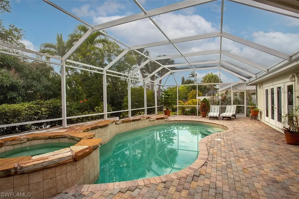 2412 Pinewoods Circle S Naples FL 34105