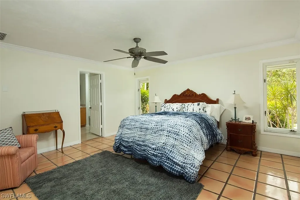 2412 Pinewoods Circle S Naples FL 34105