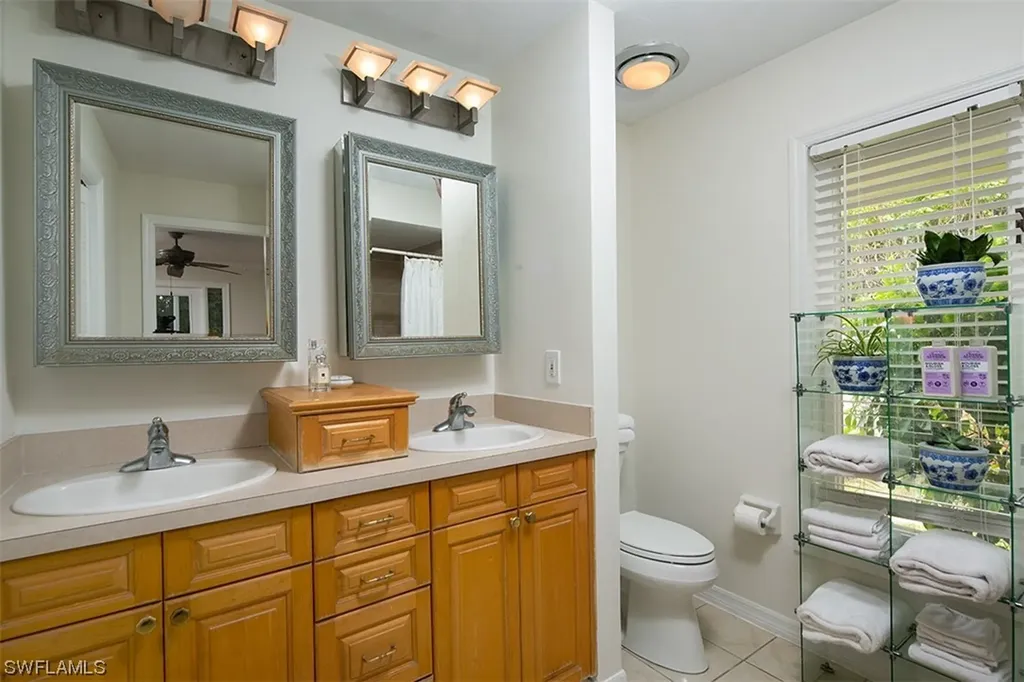 2412 Pinewoods Circle S Naples FL 34105