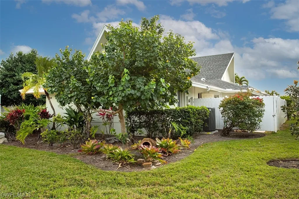 2412 Pinewoods Circle S Naples FL 34105