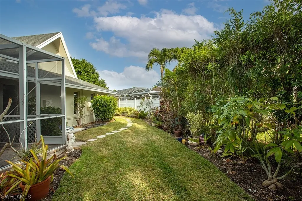 2412 Pinewoods Circle S Naples FL 34105