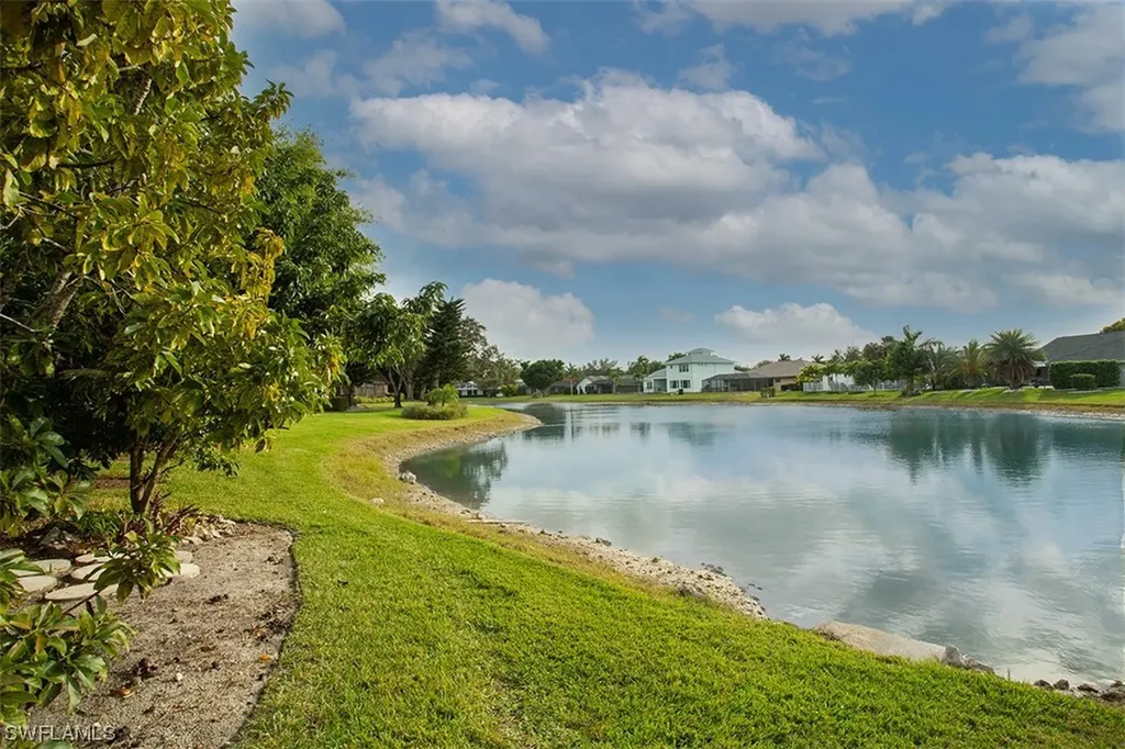 2412 Pinewoods Circle S Naples FL 34105
