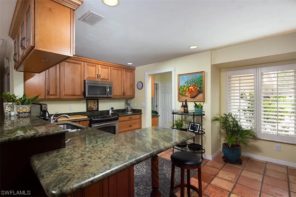 2412 Pinewoods Circle S Naples FL 34105