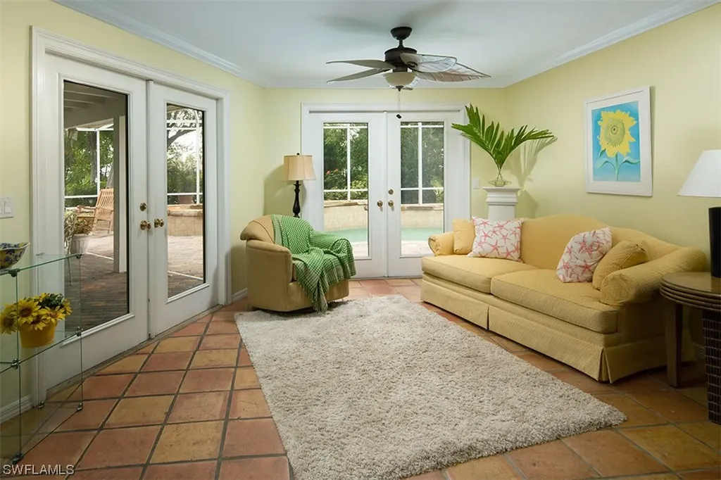 2412 Pinewoods Circle S Naples FL 34105