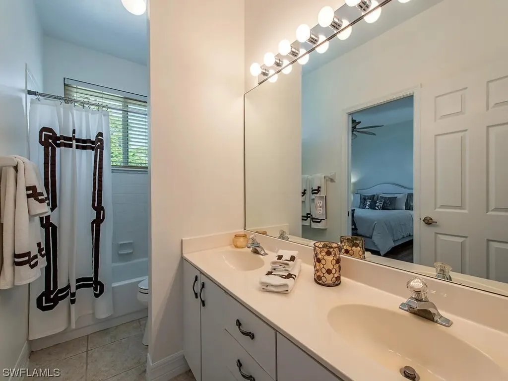 6880 Appleby Drive Naples FL 34104