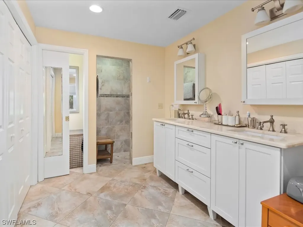 675 Harbour Drive Naples FL 34103