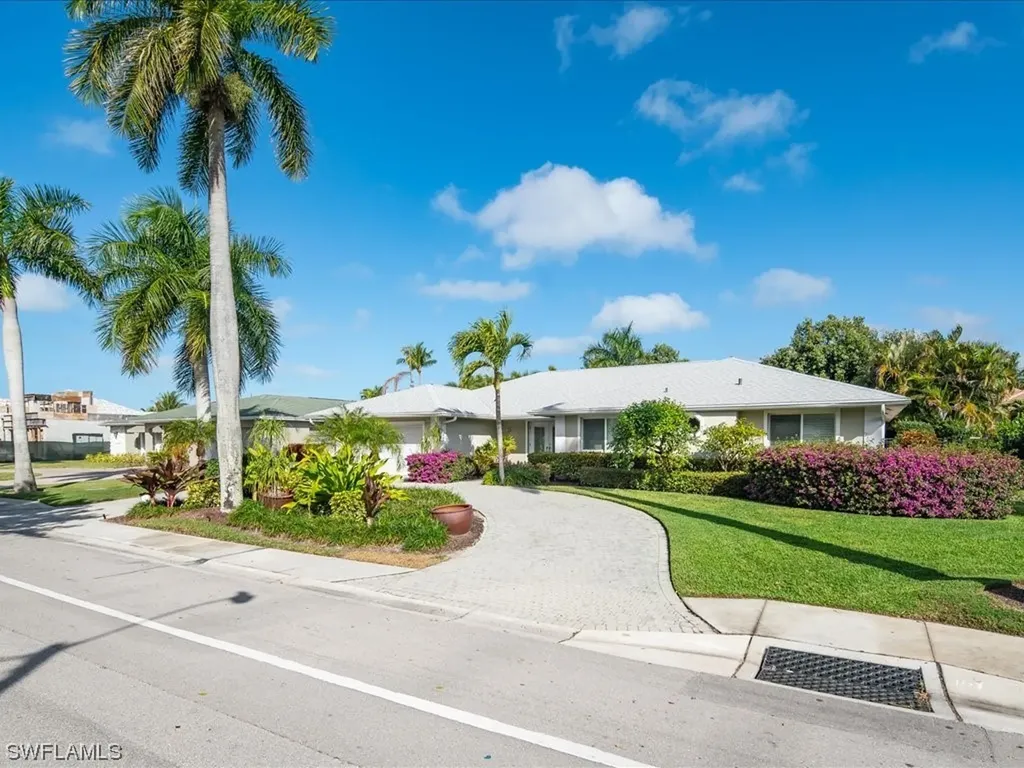675 Harbour Drive Naples FL 34103
