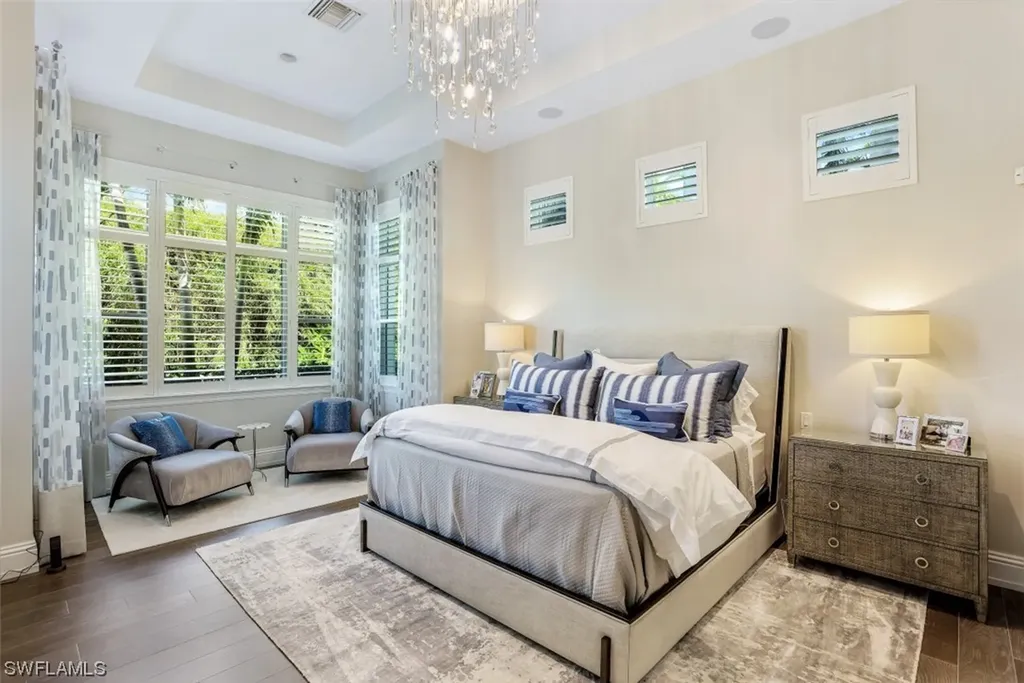 569 Neapolitan Way Naples FL 34103