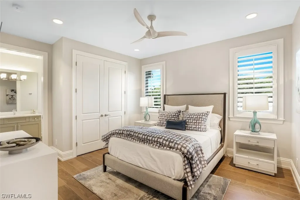 569 Neapolitan Way Naples FL 34103