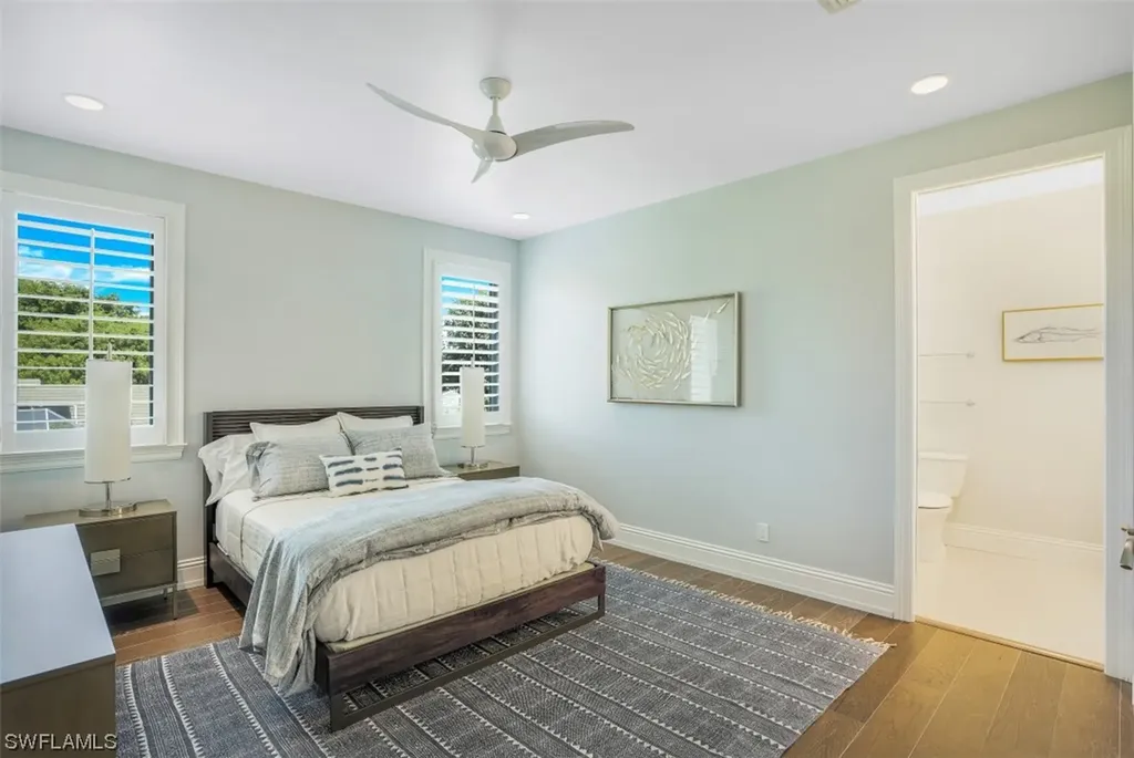 569 Neapolitan Way Naples FL 34103