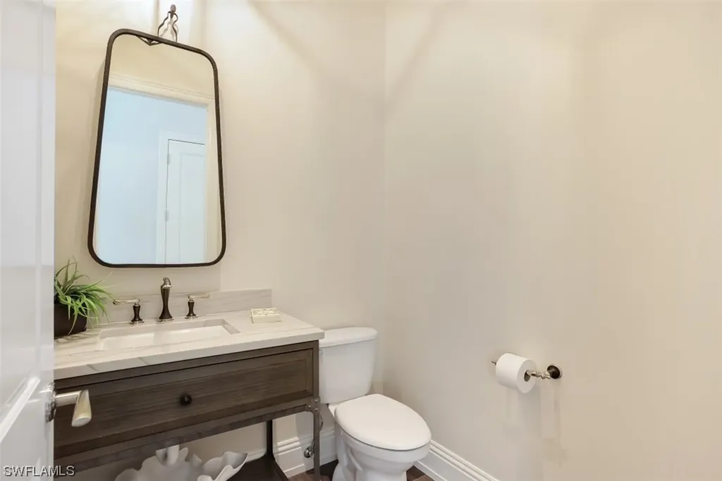 569 Neapolitan Way Naples FL 34103