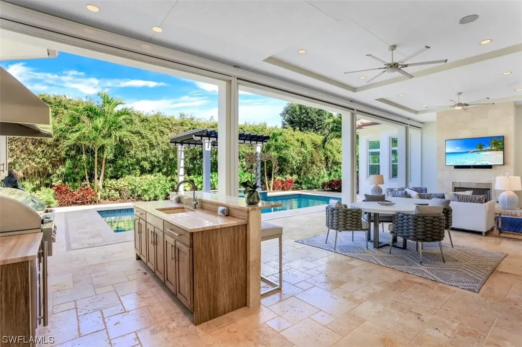 569 Neapolitan Way Naples FL 34103