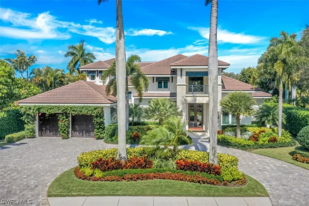 569 Neapolitan Way Naples FL 34103