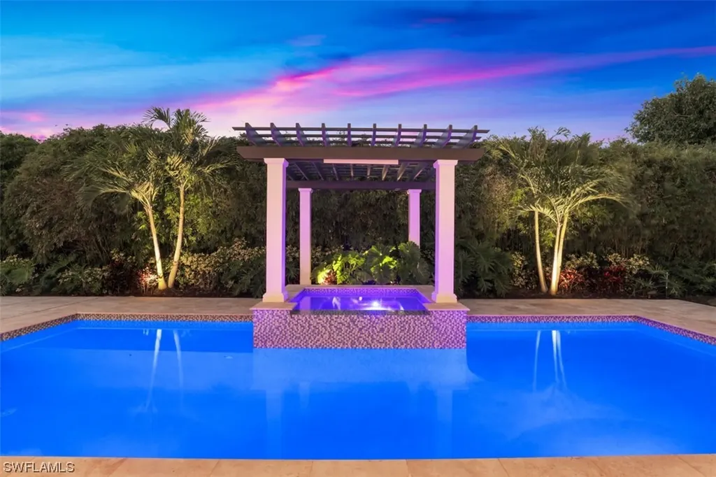 569 Neapolitan Way Naples FL 34103