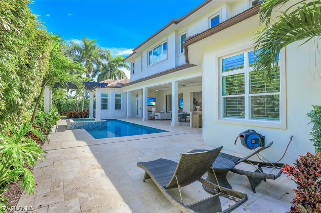 569 Neapolitan Way Naples FL 34103
