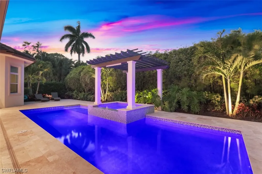 569 Neapolitan Way Naples FL 34103