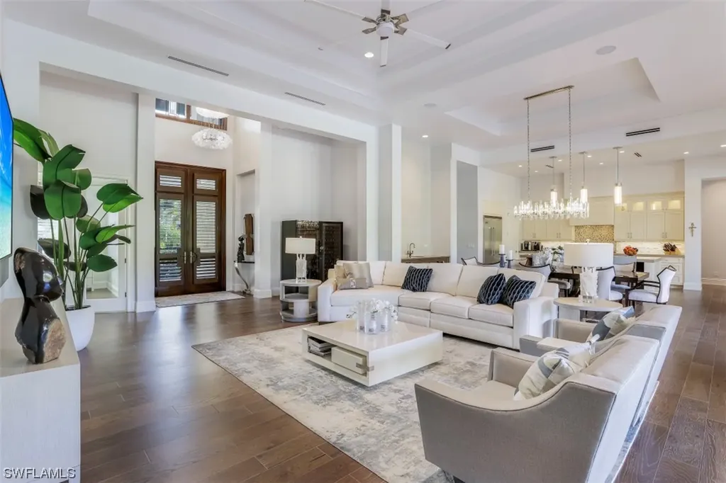 569 Neapolitan Way Naples FL 34103