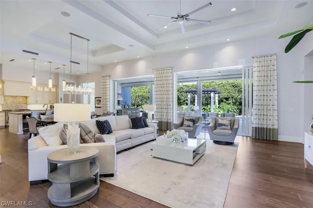569 Neapolitan Way Naples FL 34103