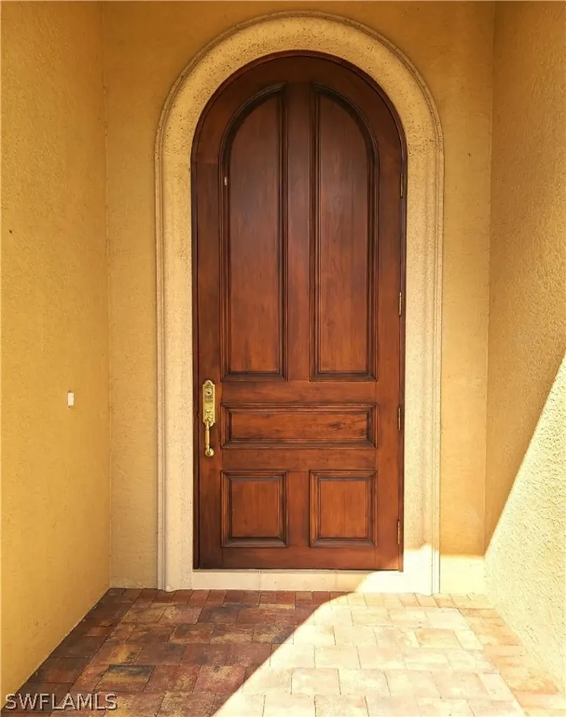 5887 Barclay Lane Naples FL 34110