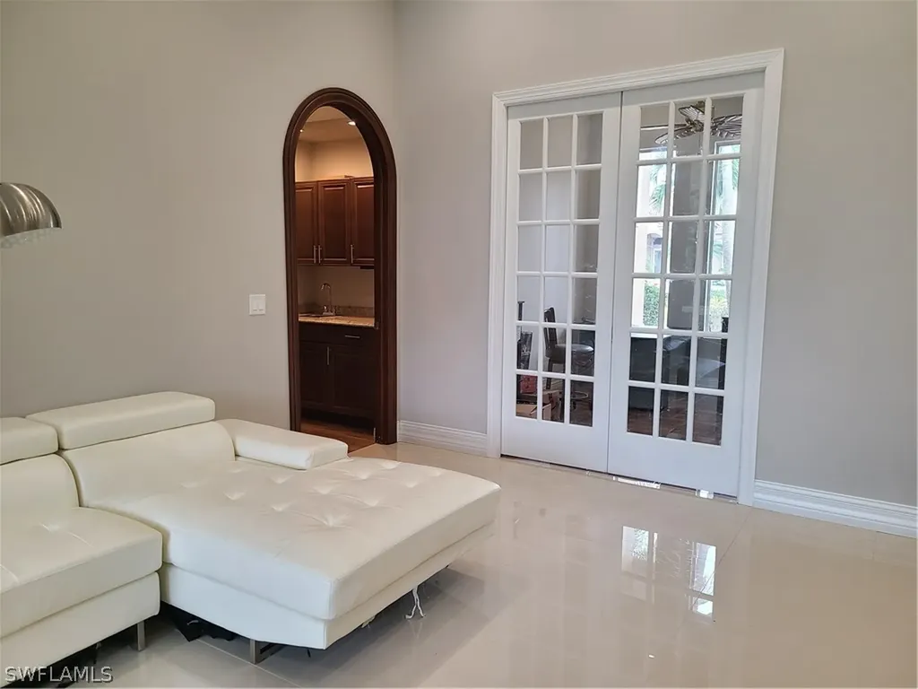 5887 Barclay Lane Naples FL 34110