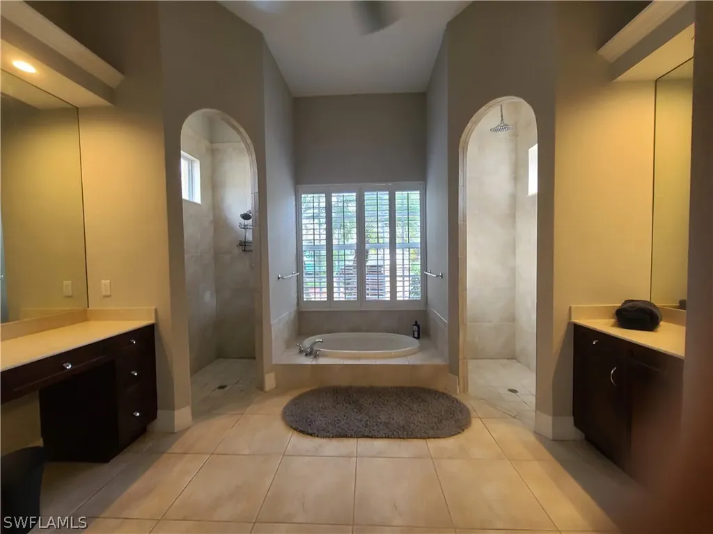5887 Barclay Lane Naples FL 34110