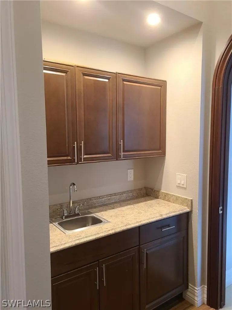 5887 Barclay Lane Naples FL 34110